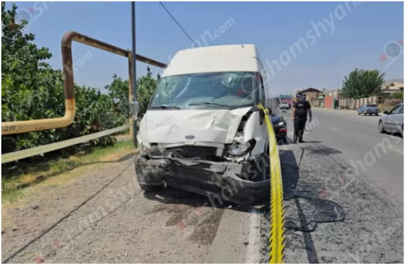 Սուրենավանում «Ford Transit»-ը բախվել է «Mercedes Sprinter»-ին․ կան վիրավորներ